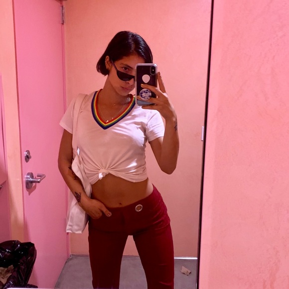 Meet your Posher, Gabriela - Picture 2 of 4